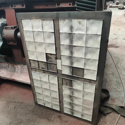 カートンの平らな出版物は7.5KW 1500*1050の型抜きの刻み目機械1500Modelを浮彫りにする