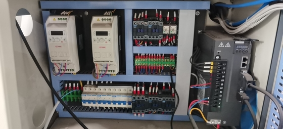 PLCのタッチ画面との切り開くRewinder断裁機械4.0KW力800mm