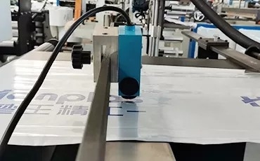 機械20pcs/最低のPEのクラフト紙の気泡の急使の郵便利用者を作る高速袋